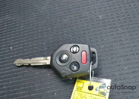 2015 Subaru Impreza Sport из США, поврежденный, VIN JF1GPAT68F8220857